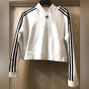 adida’s sweater